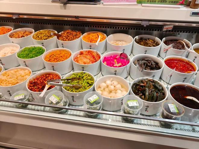 食突出 “当日清”自营商品力待补强麻将胡了2实探郑州哈米客超市：鲜